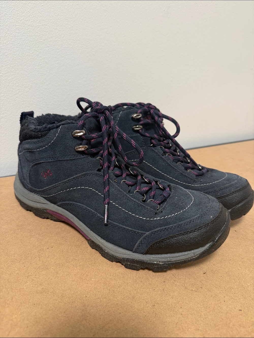 Ryka Canyon Hiking Boot Womens Size 8 Sneaker Navy Suede Lace Up Faux Fur Lined